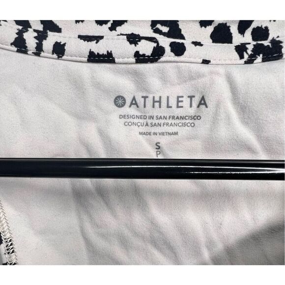 Athleta Cropped Leopard Print Razorback Athletic Stretchy Tank - Picture 3 of 5